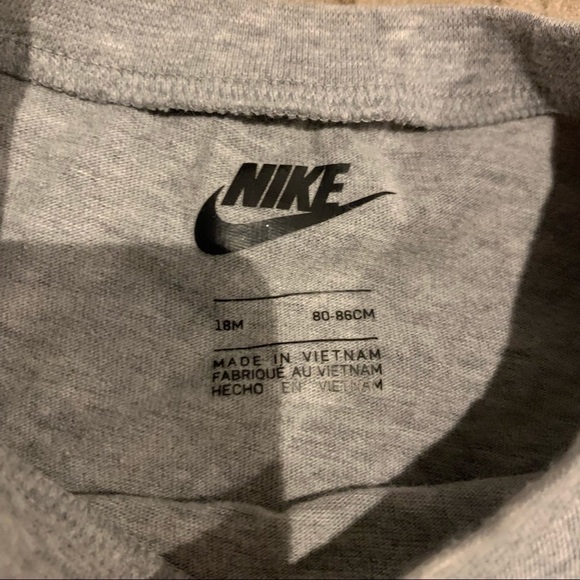 NIKE Gray Logo Short Sleeve T-shirt 18 months - Picture 4 of 4